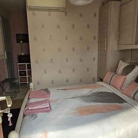 Chez Cerisa منزل للإقامة